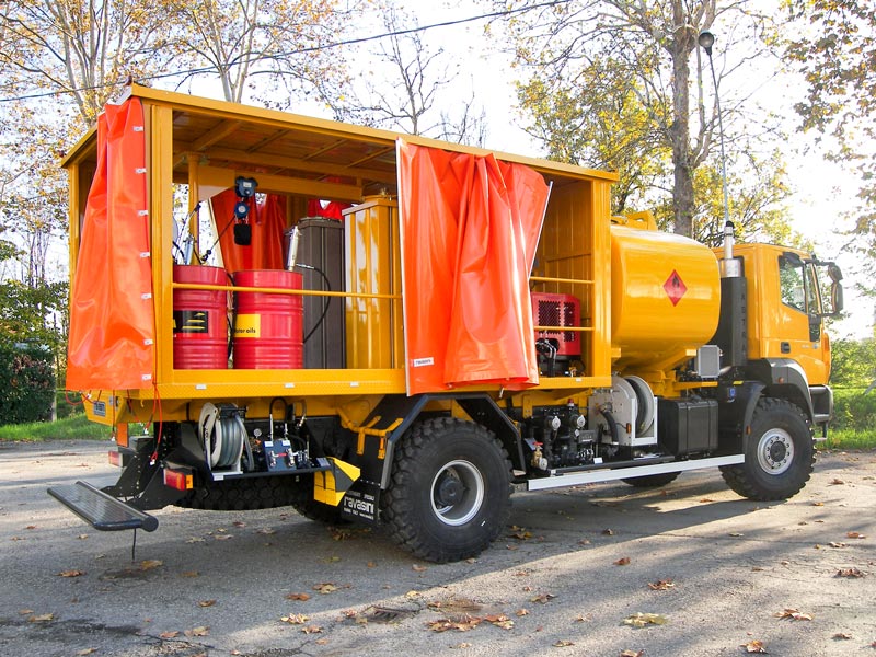 Impianto di lubrificazione su camion con cisterna carburante